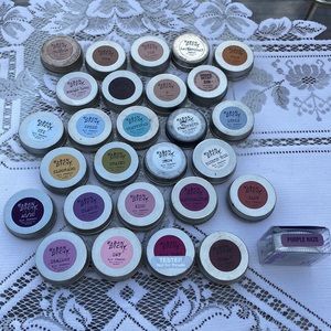 Urban Decay Vintage eyeshadow pot collection